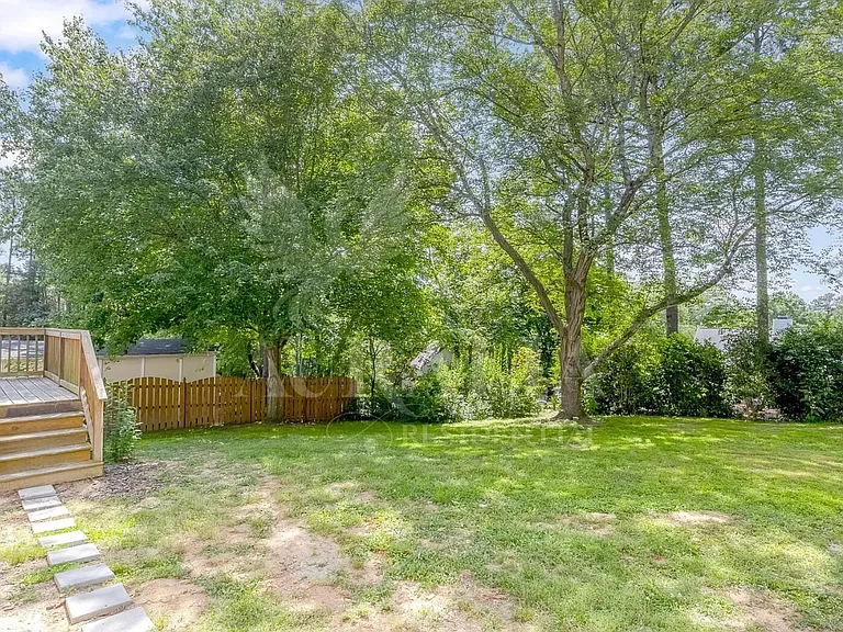623 Elmwood Ct — Photo 30