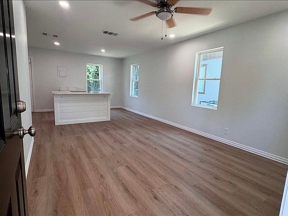 3rd image of 3308 Canberra Ct