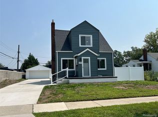 26800 Brettonwoods St, Madison Heights, MI 48071
