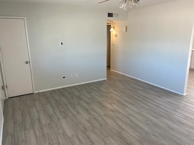 3213 W Michigan Ave — Photo 9