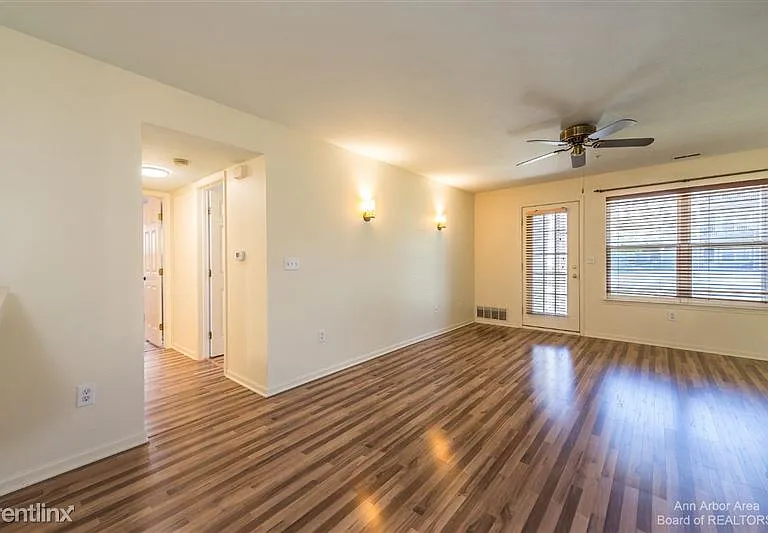 1381 Millbrook Trl #1 — Photo 5