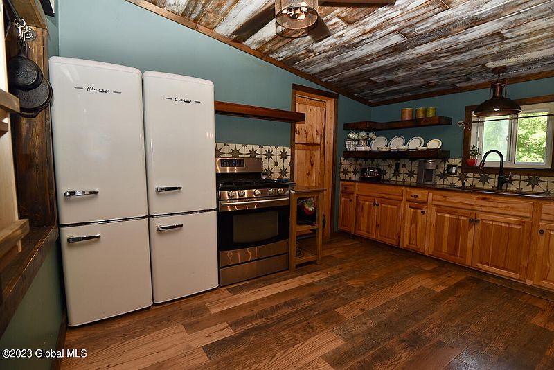 5th image of 116 Howe Road