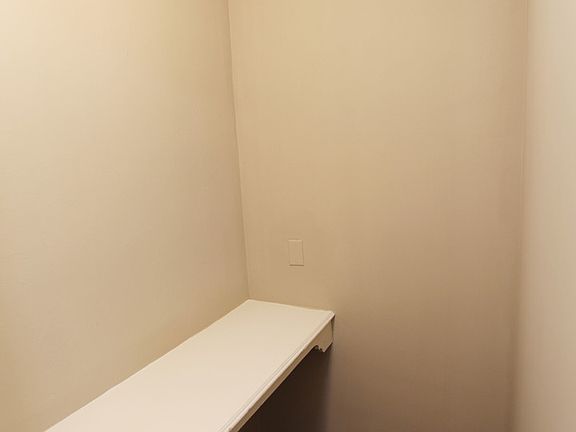 3rd image of 727 S Mansfield Ave APT 21