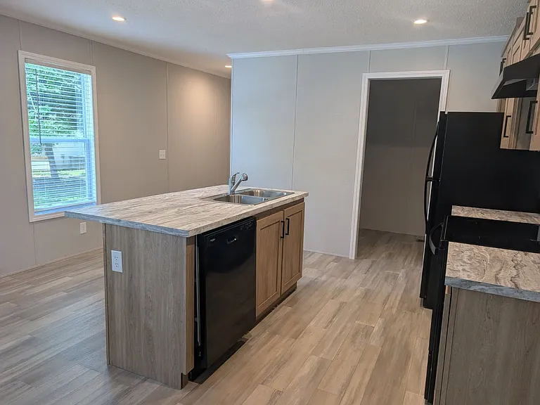 Avon Lakes Estates — Photo 26