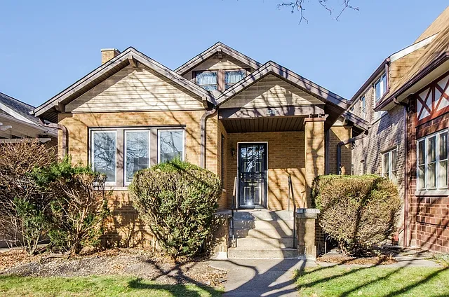 1740 W Columbia Ave photo 1