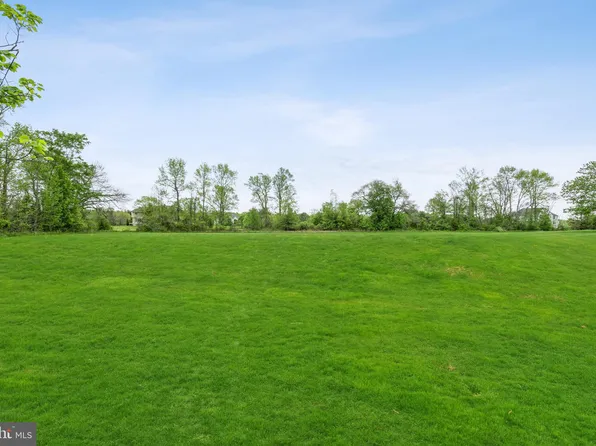 407 Willow Ln, Southampton, NJ 08088