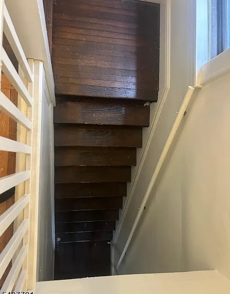 722 Jersey Ave — Photo 2