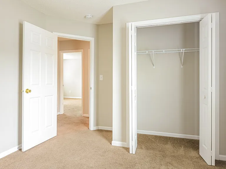 4261 Village Bend Dr — Photo 13