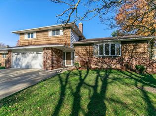 14980 Indian Creek Dr, Middleburg Heights, OH 44130