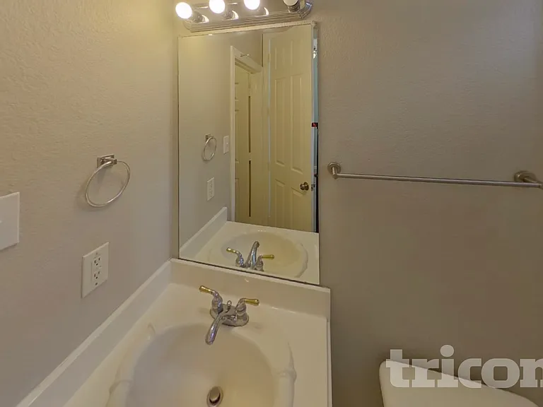 1980 Creekside Dr — Photo 11