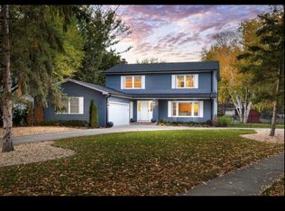 107 Locust Ct, Naperville, IL 60540