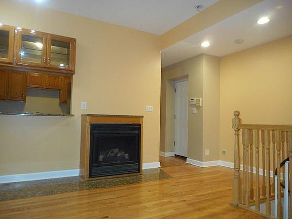 5th image of 1139 E Hyde Park Blvd APT 1