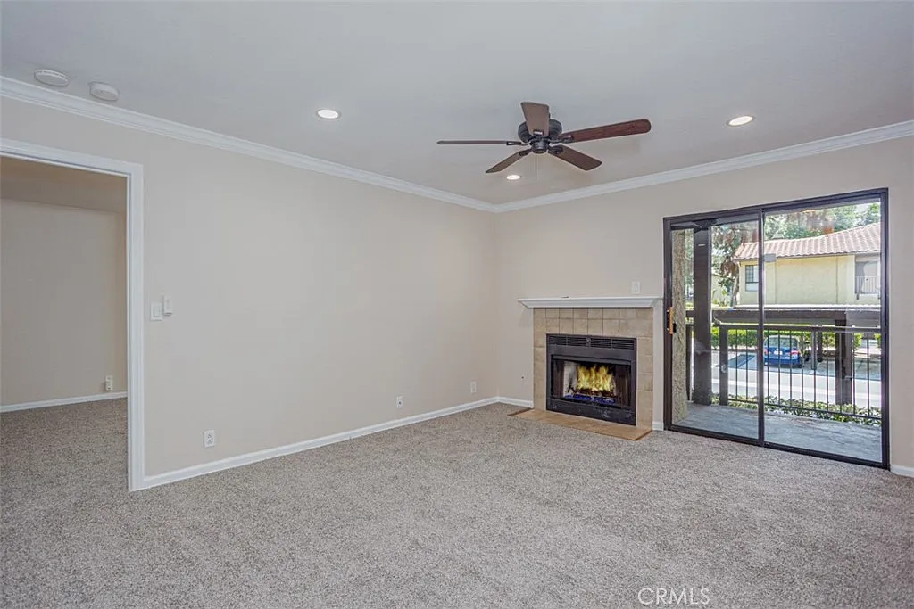 2 bed, 1071 sqft, $3,000 — Photo 2