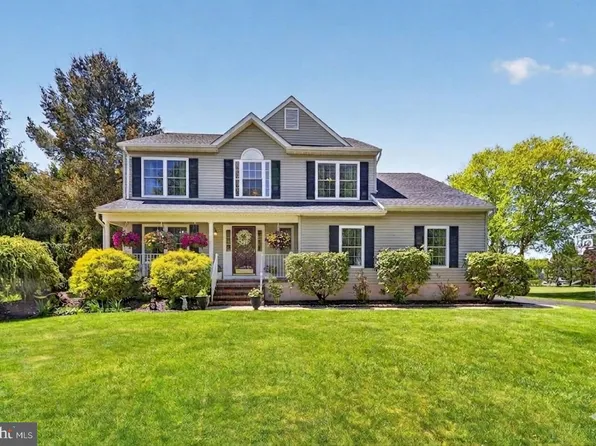 15 Annie Ln, Robbinsville, NJ 08691