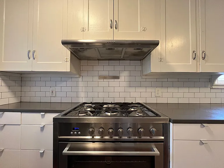 1723 NE 60th Ave — Photo 9