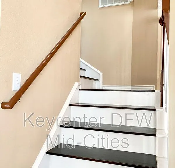 8702 Saddlehorn Dr — Photo 21