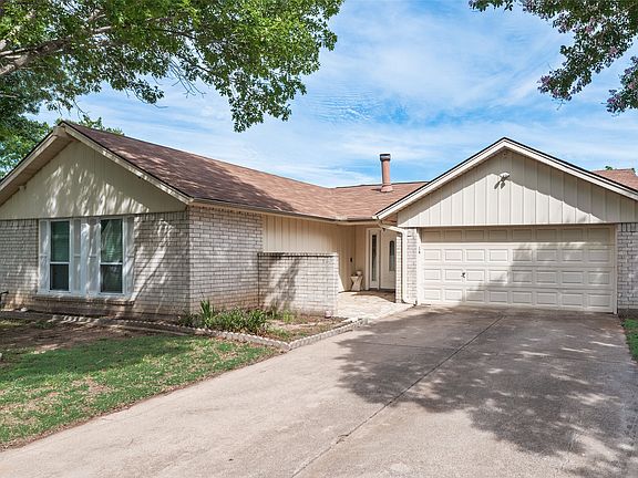 3rd image of 3704 Misty Ct