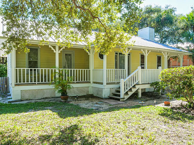 1941 W Shell Ln — Photo 2