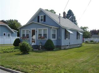 52 Miner Ave, Waterford, CT 06385