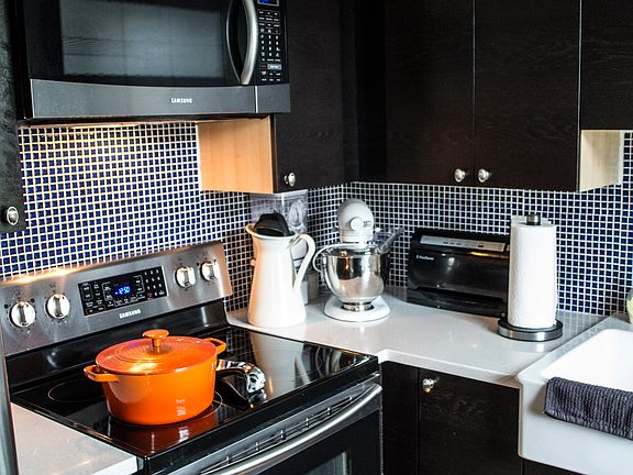 3rd image of 2505 Arlington Blvd APT 201