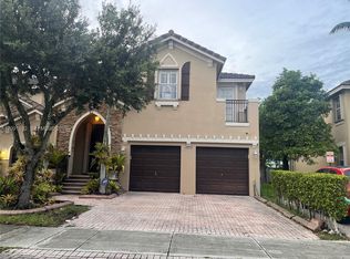 Catalina Isles, Miami, FL 33194