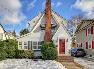 91 Geranium Ave, Floral Park, NY 11001