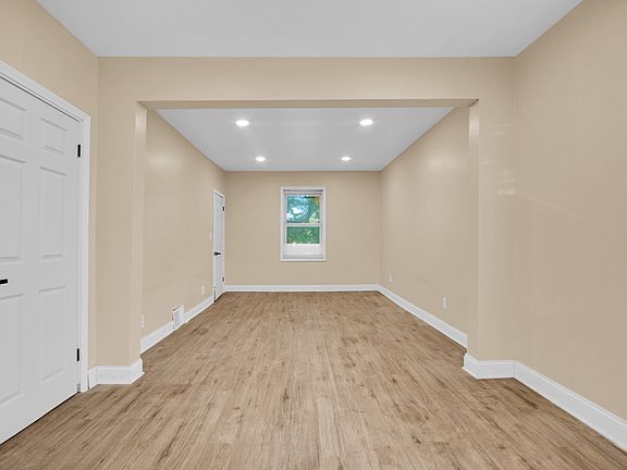 3rd image of 17421 Lumpkin St #2