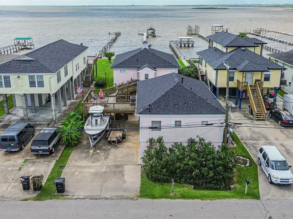 1521 John St, San Leon, TX 77539