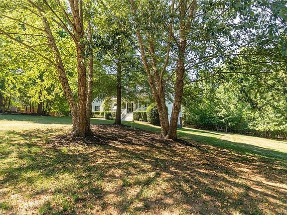 3rd image of 1203 Foxhaven Dr