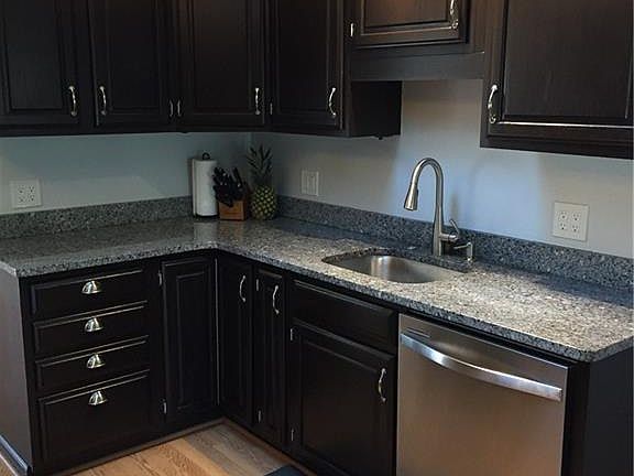 2nd image of 905 Woodstock Ave