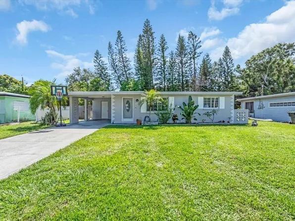 296 Huntington Dr, Largo, FL 33771