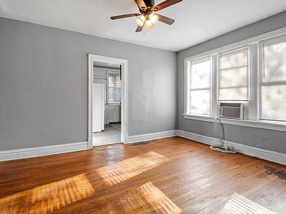 3rd image of 4815 Anderson Ave #B