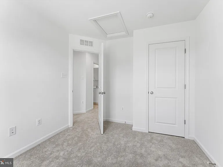 501 Fontana Cir — Photo 21