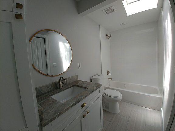 3rd image of 8916 N Newport Ave