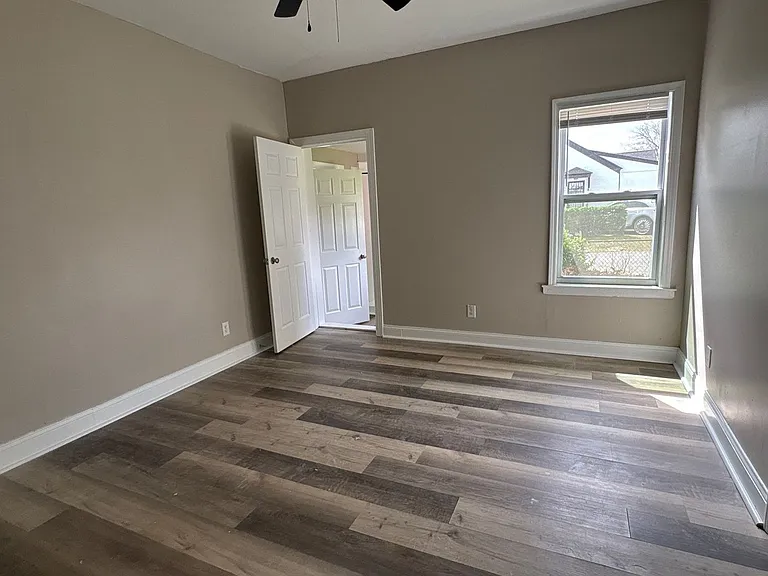 919 Barbara Dr — Photo 16