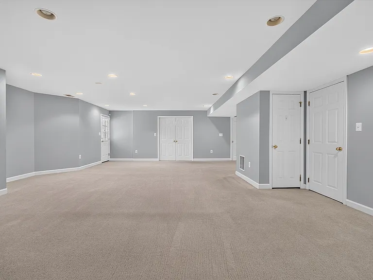 25670 S Village Dr — Photo 39