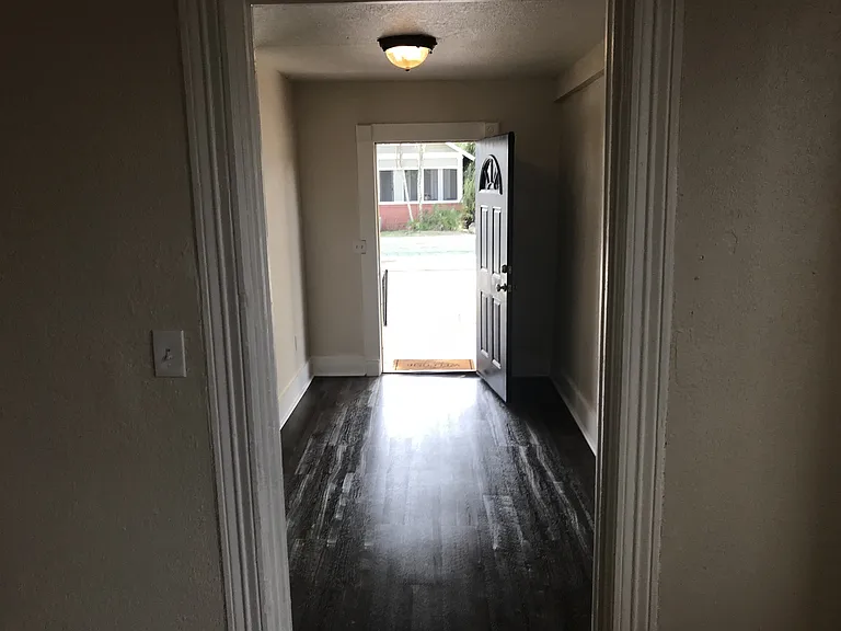 2109 W Cypress St — Photo 16