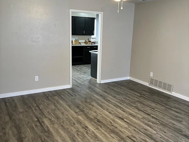 4625 Grinnell St — Photo 11