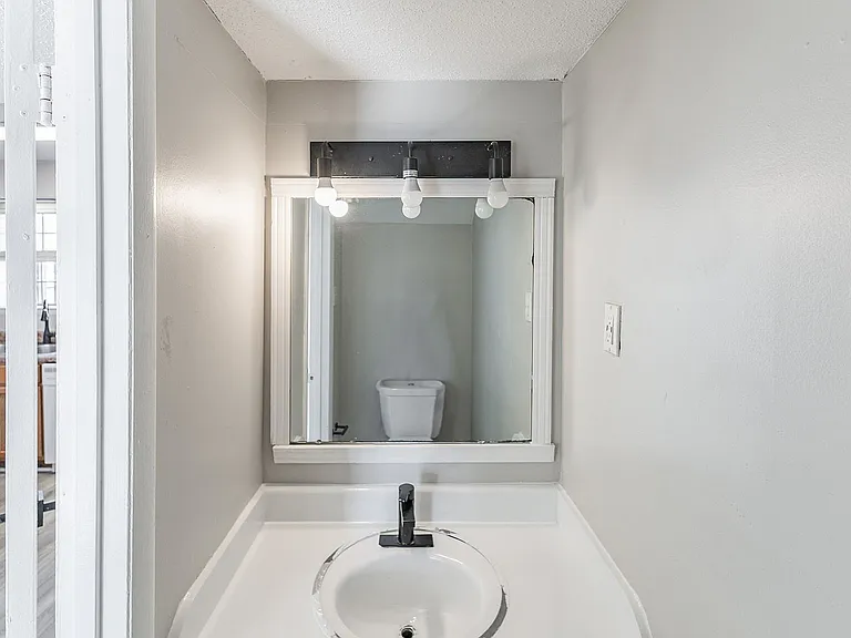 1321 Towerview Street-14