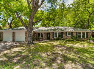 1907 Park Grove Ct, Arlington, TX 76015