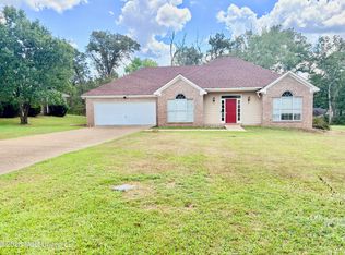 705 Forest Woods Dr, Byram, MS 39272