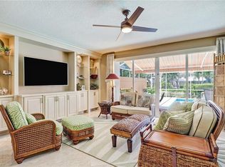 5807 Cove Cir, Naples, FL 34119