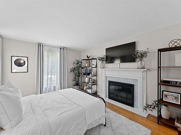 5th image of 8534 Rosalie Ave