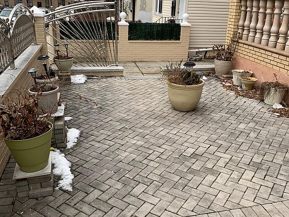 2nd image of 4321 Matilda Ave
