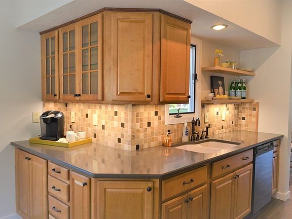 5th image of 5 Oakmont Dr #5