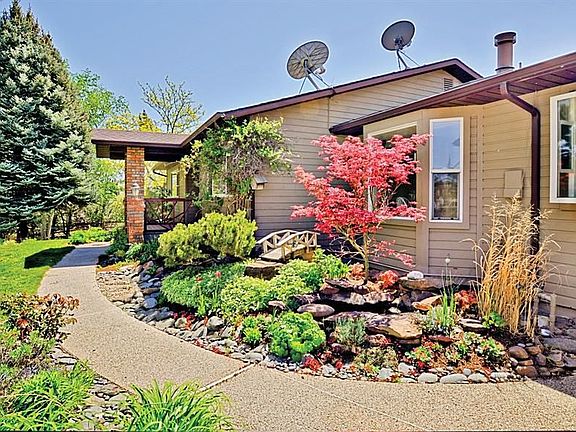 3rd image of 3870 N Holl Dr