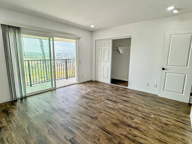 340 S El Camino Real #B — Photo 3
