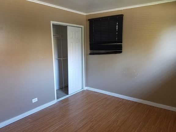 4th image of 389 Oswego St