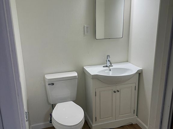 5th image of 1010 Ashbury St APT 2