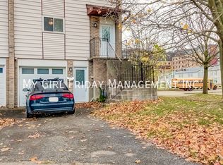 423 Cadbury Ct #B, Waterloo, ON N2K3G7